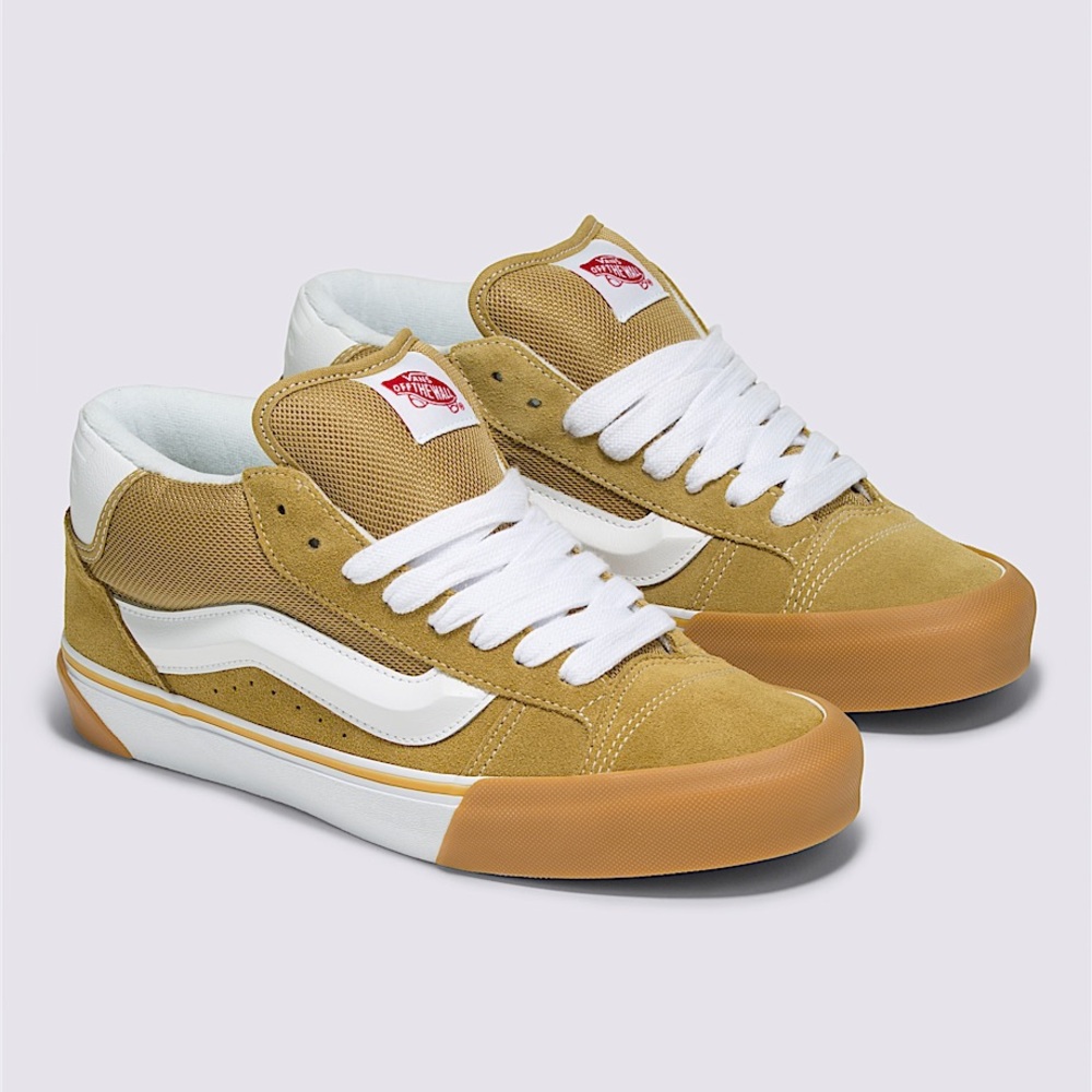 Brand new Knu Mid Shoe in khaki / gum size 11.5 men’s